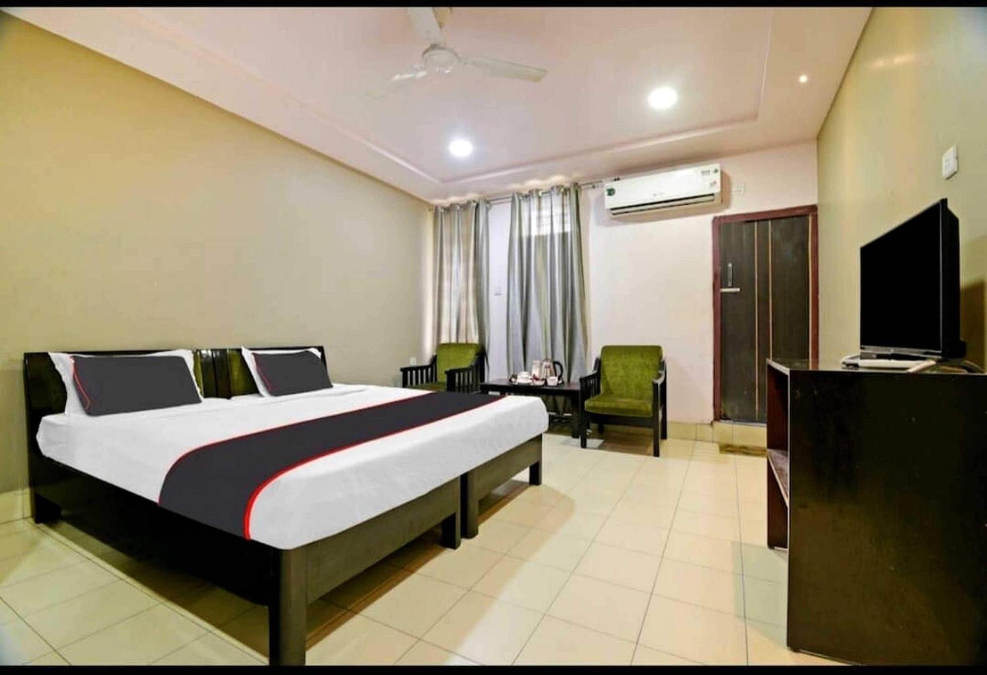 Collection O Megha Resort Jorhāt Eksteriør bilde