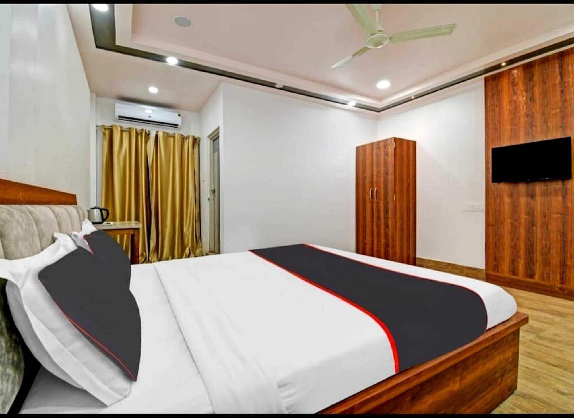 Collection O Megha Resort Jorhāt Eksteriør bilde