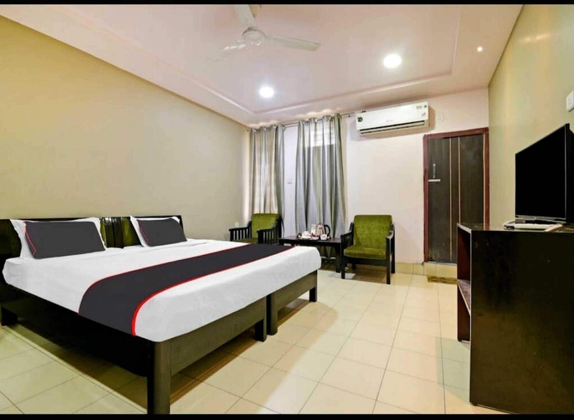 Collection O Megha Resort Jorhāt Eksteriør bilde